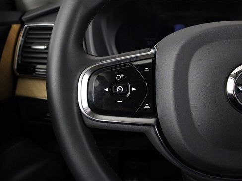 Certified 2024 Volvo XC90 T8 Plus w/ Protection Package Premier image 10