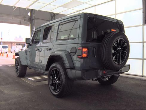 Used 2025 Jeep Wrangler Unlimited Sahara w/ Safety Group AWD/4WD image 9
