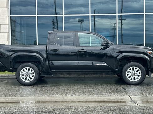 Used 2024 Toyota Tacoma SR5 AWD/4WD image 3