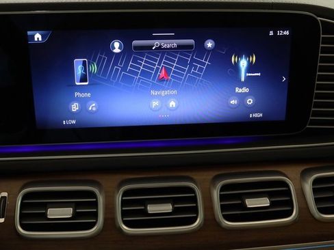 Used 2025 Mercedes-Benz GLS 580 4MATIC image 25