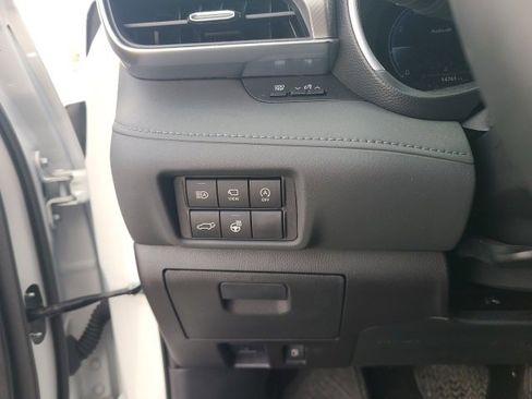 Used 2023 Toyota Highlander Platinum image 25