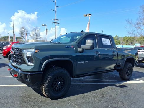 New 2026 Chevrolet Silverado 2500 ZR2 image 8
