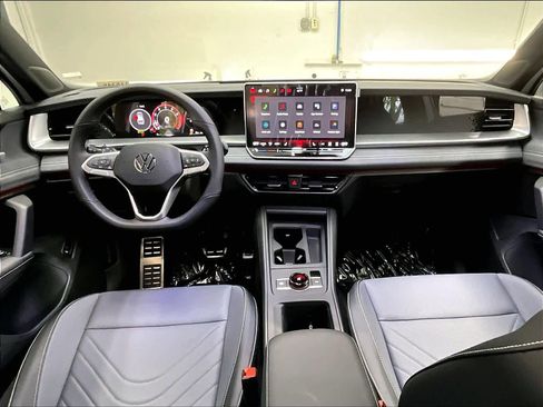 New 2026 Volkswagen Tiguan SE R-Line image 7