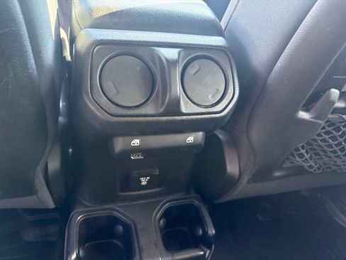 Used 2020 Jeep Wrangler Unlimited Rubicon AWD/4WD image 18