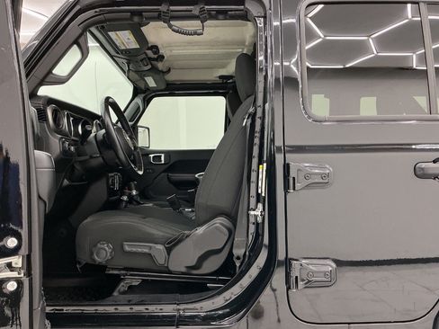 Used 2019 Jeep Wrangler Unlimited Sport S AWD/4WD image 14