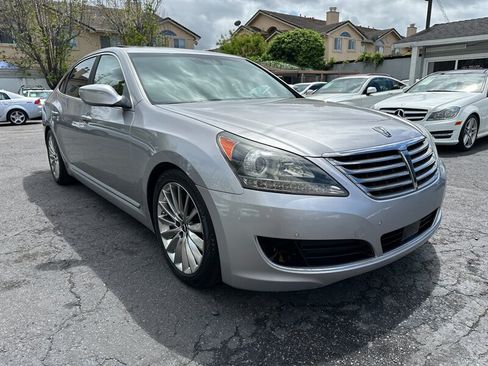 Used 2014 Hyundai Equus Signature RWD image 3