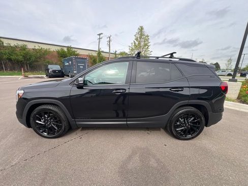 Used 2023 GMC Terrain SLT w/ Tech Package FWD image 8
