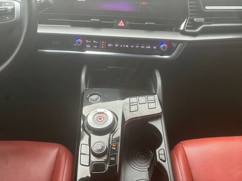Used 2023 Kia Sportage SX Prestige image 11