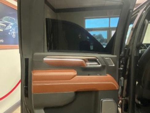 Used 2024 GMC Sierra 2500 Denali Ultimate w/ Max Trailering Package AWD/4WD image 10