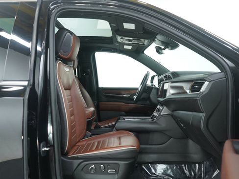 Used 2023 GMC Yukon XL Denali Ultimate image 10