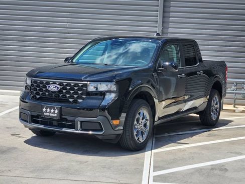 New 2026 Ford Maverick XLT w/ XLT Luxury Package FWD image 2