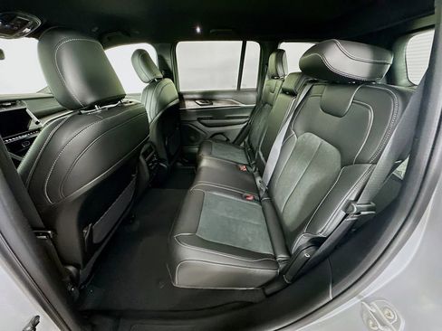 New 2026 Jeep Grand Cherokee Altitude AWD/4WD image 30