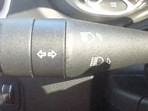 Used 2020 Jeep Renegade Latitude w/ Cold Weather Group image 28