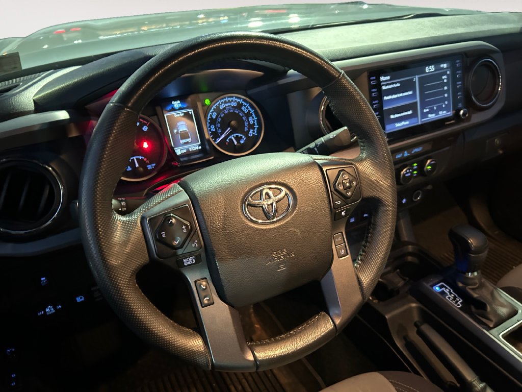 Used 2023 Toyota Tacoma TRD Off-Road w/ Technology Package AWD/4WD image 12