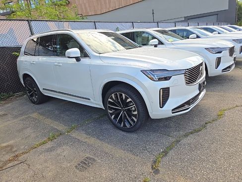 New 2026 Volvo XC90 B6 Plus w/ Protection Package Premier image 4