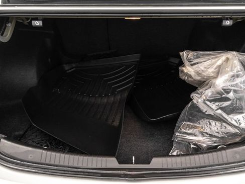 Used 2016 Chevrolet Malibu LT image 25