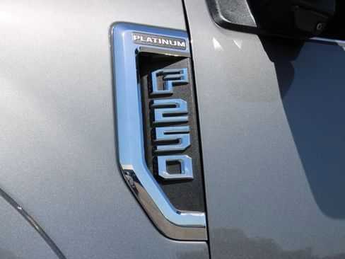 Used 2022 Ford F250 Platinum w/ Tremor Off-Road Package AWD/4WD image 17