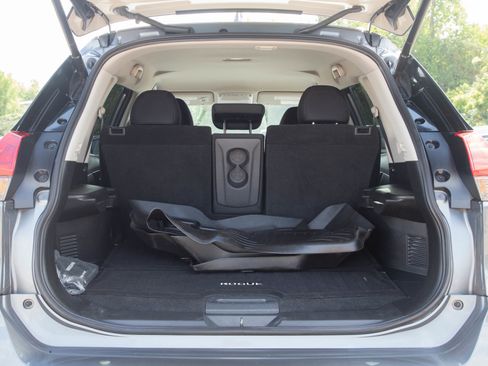 Used 2020 Nissan Rogue SV AWD/4WD image 16