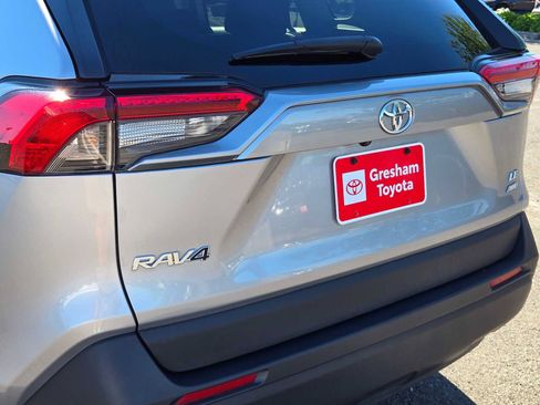 Certified 2023 Toyota RAV4 LE AWD/4WD image 19