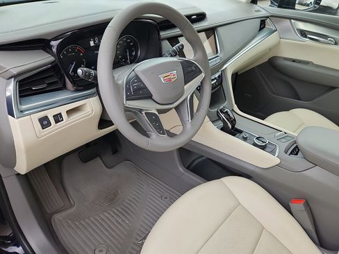 Certified 2021 Cadillac XT5 Premium Luxury image 16