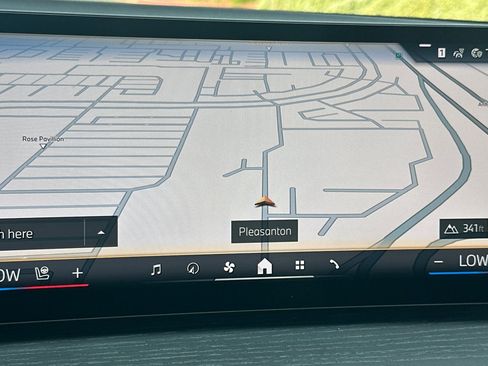 Used 2025 BMW 330i Sedan w/ Convenience Package image 24