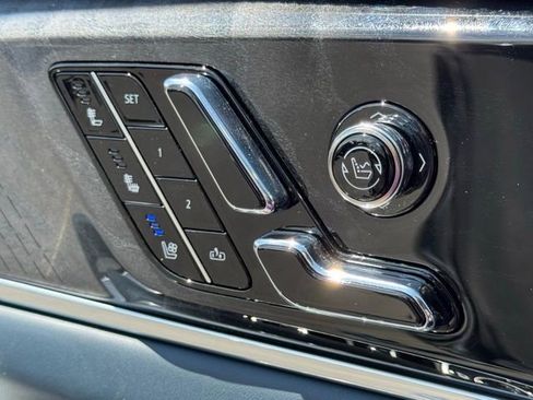 New 2025 Cadillac Escalade IQ Luxury 2 image 16