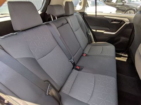 Used 2020 Toyota RAV4 XLE FWD image 26