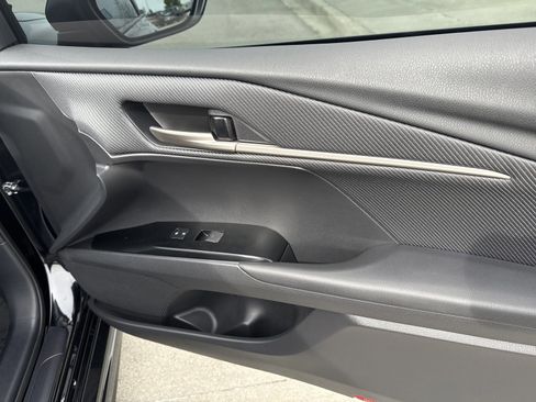 Used 2025 Toyota Camry SE image 28