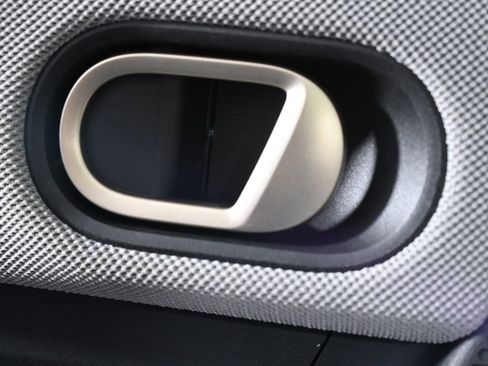 Used 2025 MINI Cooper 2-Door Hardtop image 25