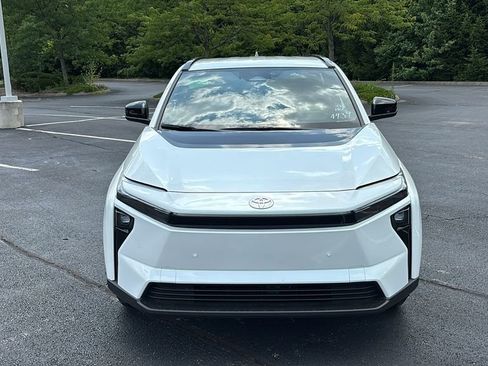 New 2026 Toyota bZ FWD image 6