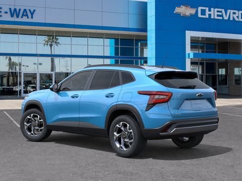 New 2026 Chevrolet Trax LT w/ Driver Confidence Package image 3