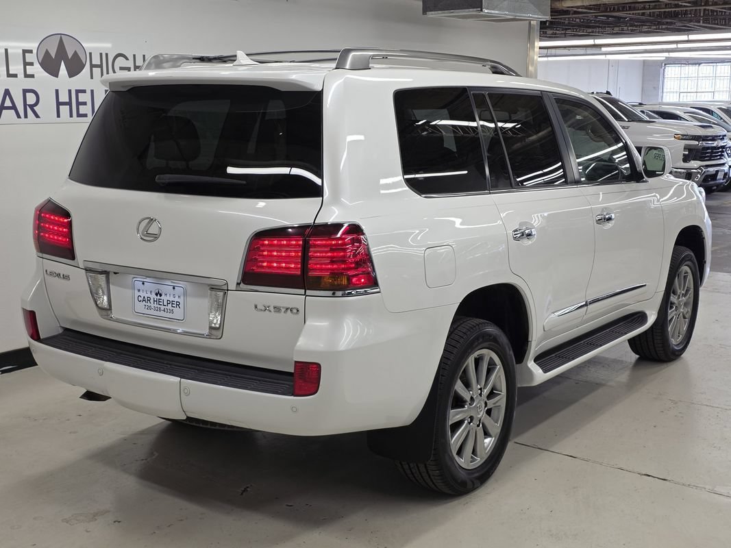 Used 2010 Lexus LX 570 4WD w/ Luxury Pkg image 7