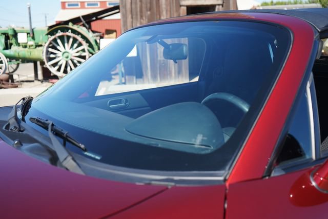 Used 2006 MAZDA MX-5 Miata Sport w/ Appearance Pkg RWD image 27
