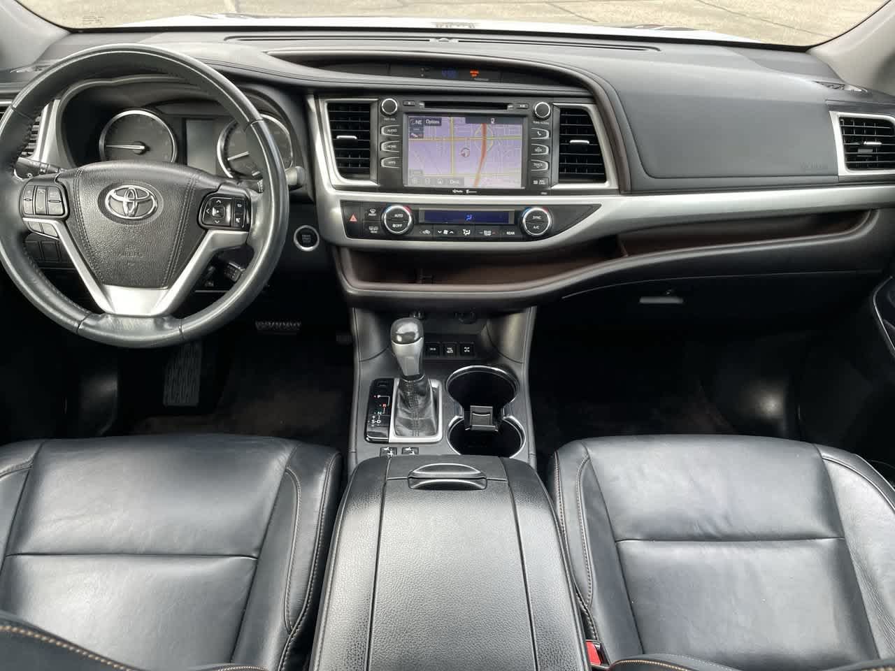 Used 2015 Toyota Highlander XLE AWD/4WD image 24