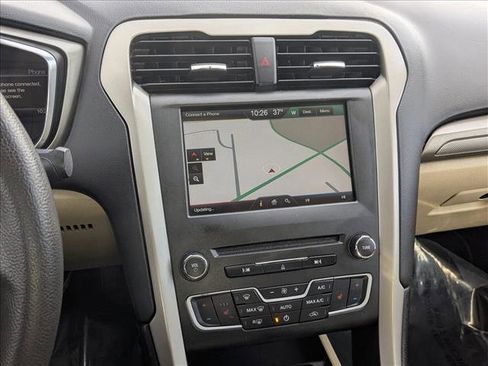 Used 2016 Ford Fusion SE image 14