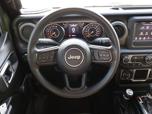 Used 2022 Jeep Gladiator Sport AWD/4WD image 19