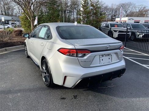 Used 2025 Toyota Corolla SE image 6