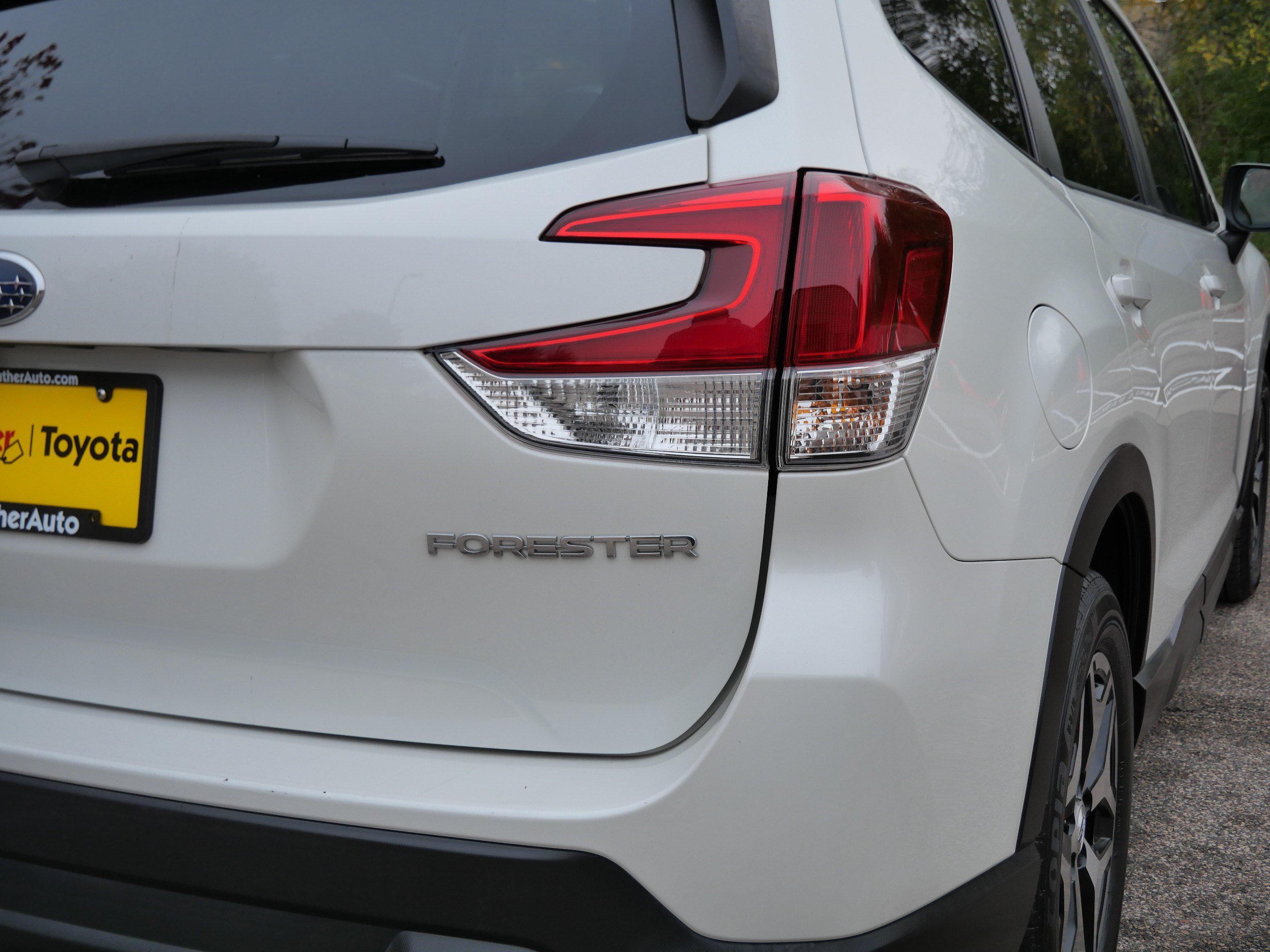 Used 2020 Subaru Forester Premium AWD/4WD image 17