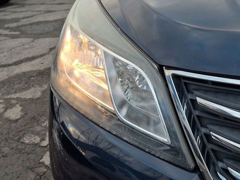 Used 2016 Chevrolet Traverse LT image 35