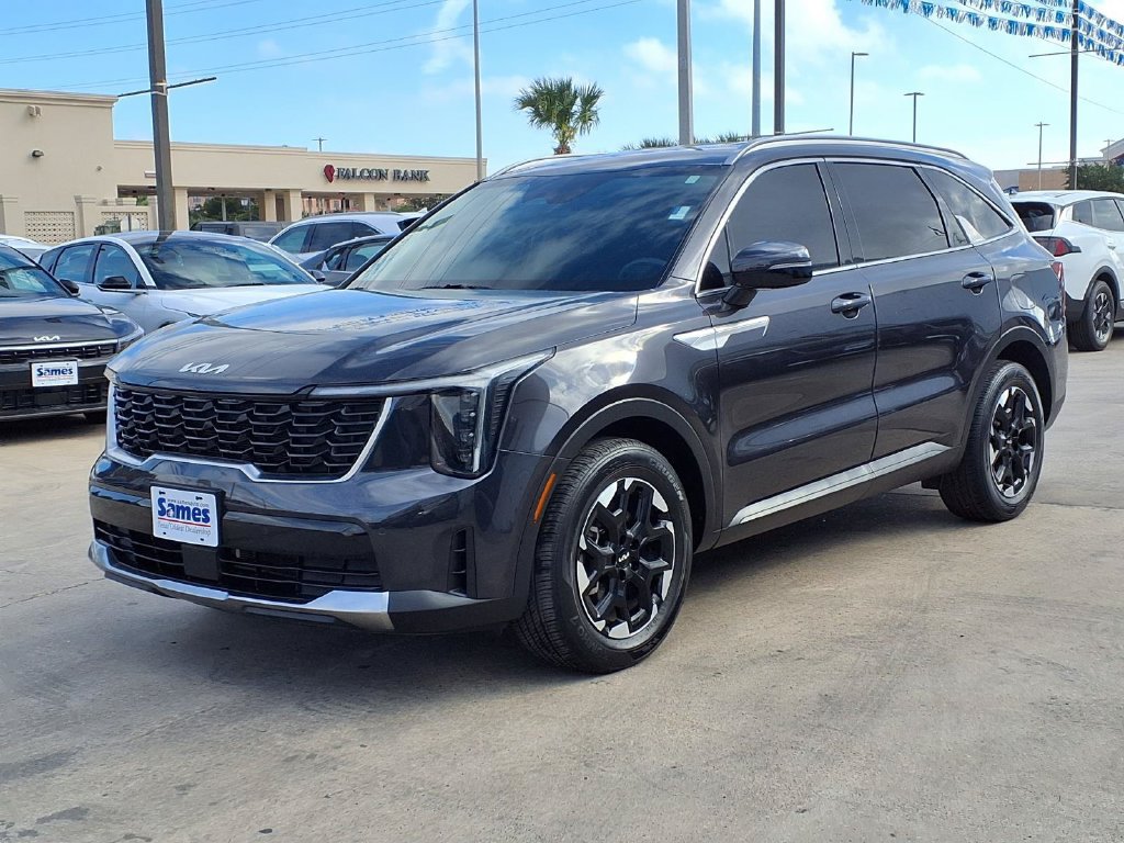 Certified 2025 Kia Sorento S FWD image 4