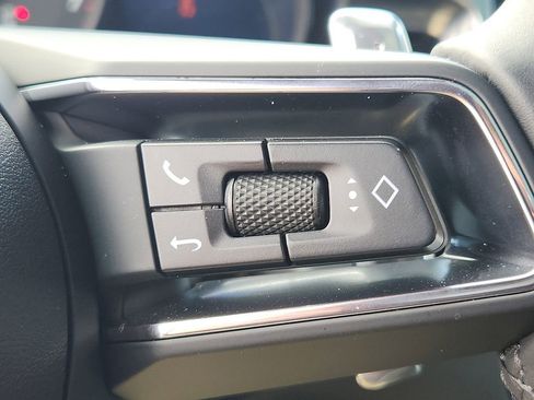 Certified 2025 Porsche Macan image 21