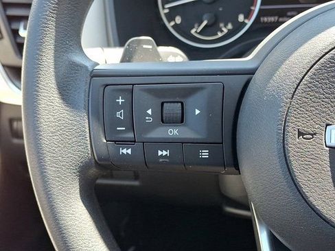 Used 2024 Nissan Rogue SV AWD/4WD image 25