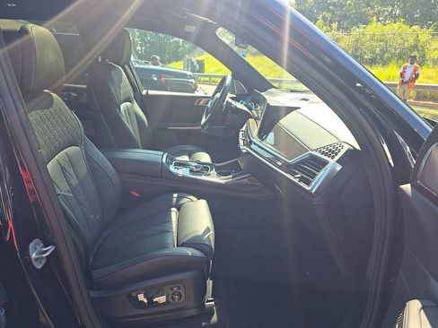 Used 2025 BMW X7 M60i AWD/4WD image 15