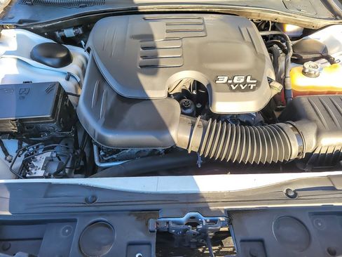 Used 2019 Chrysler 300 S image 23