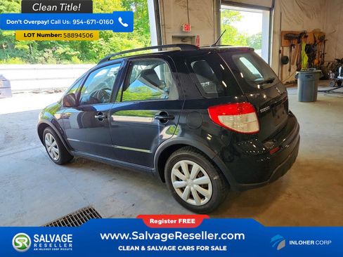 Used 2011 Suzuki SX4 AWD Hatchback image 3