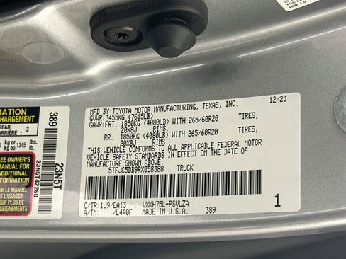 Used 2024 Toyota Tundra Limited AWD/4WD image 12