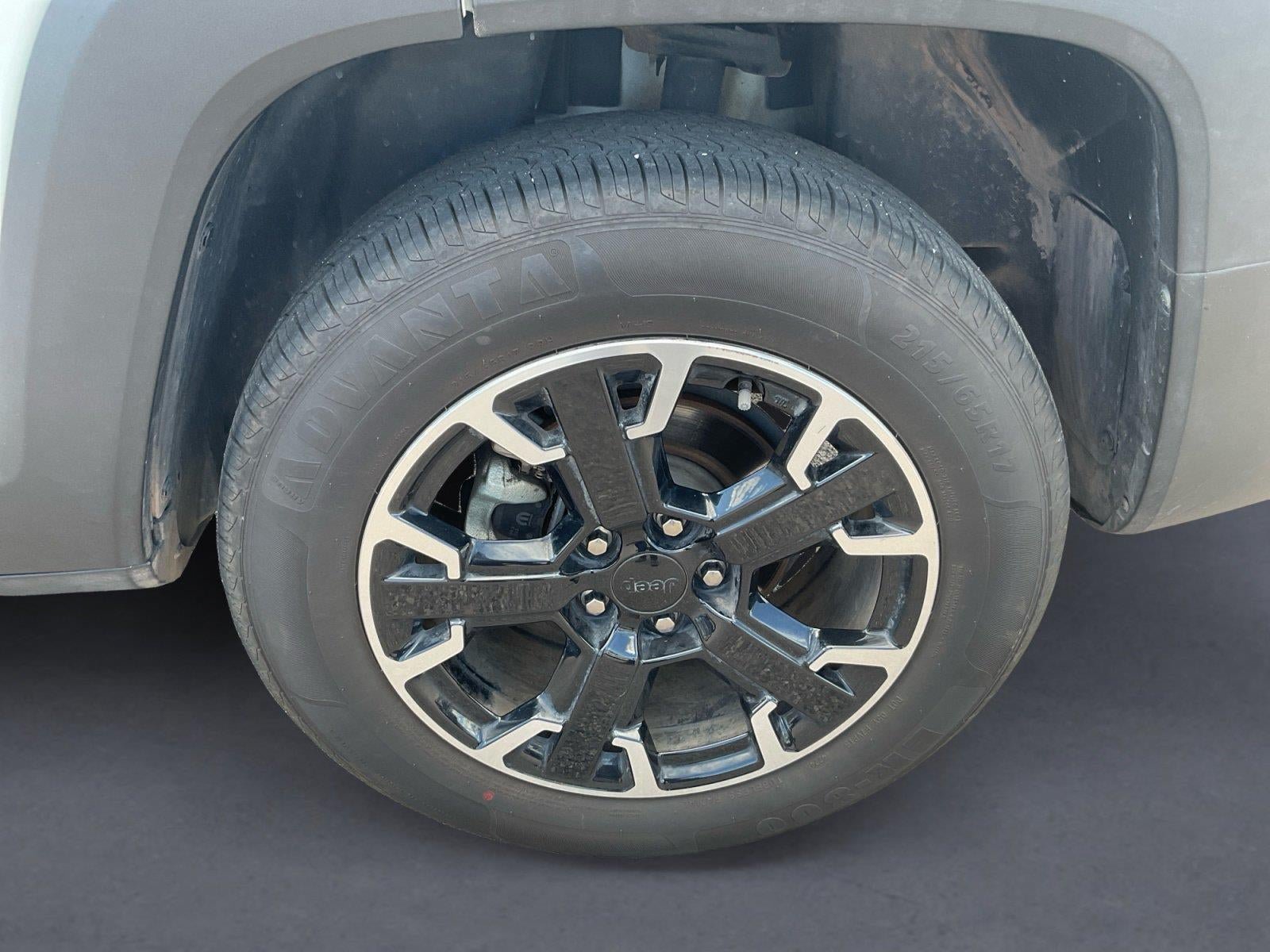 Used 2023 Jeep Renegade Latitude AWD/4WD image 14