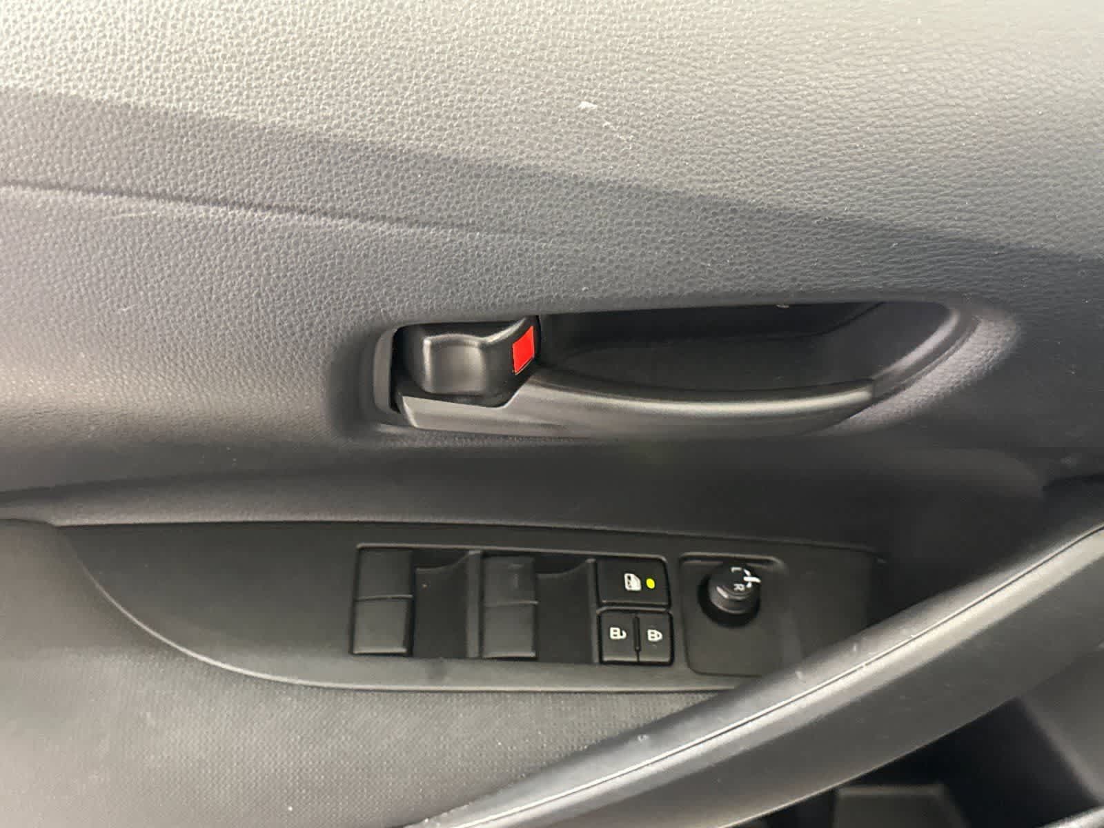 Used 2025 Toyota Corolla LE FWD image 13