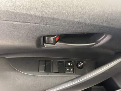 Used 2025 Toyota Corolla LE FWD image 13