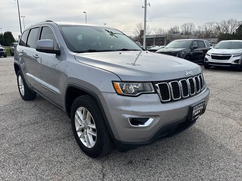 Used 2017 Jeep Grand Cherokee Laredo w/ Quick Order Package 23E AWD/4WD image 2